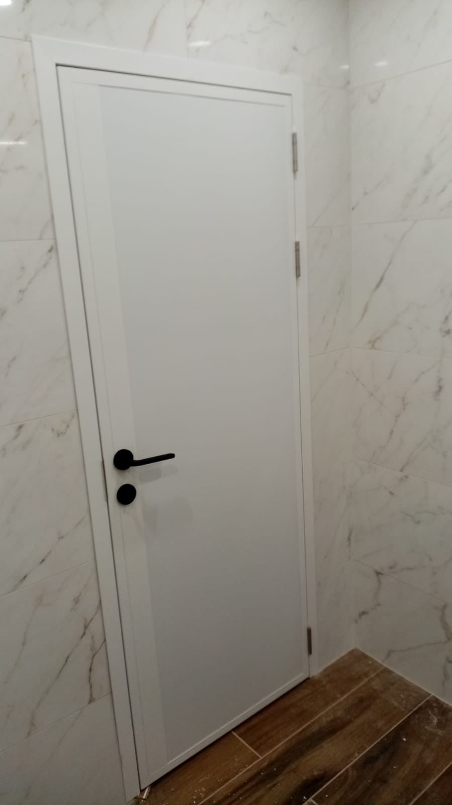 Комбинирана врата за баня